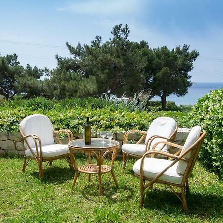 Beach House Near Athens Agia Marina  Екстер'єр фото