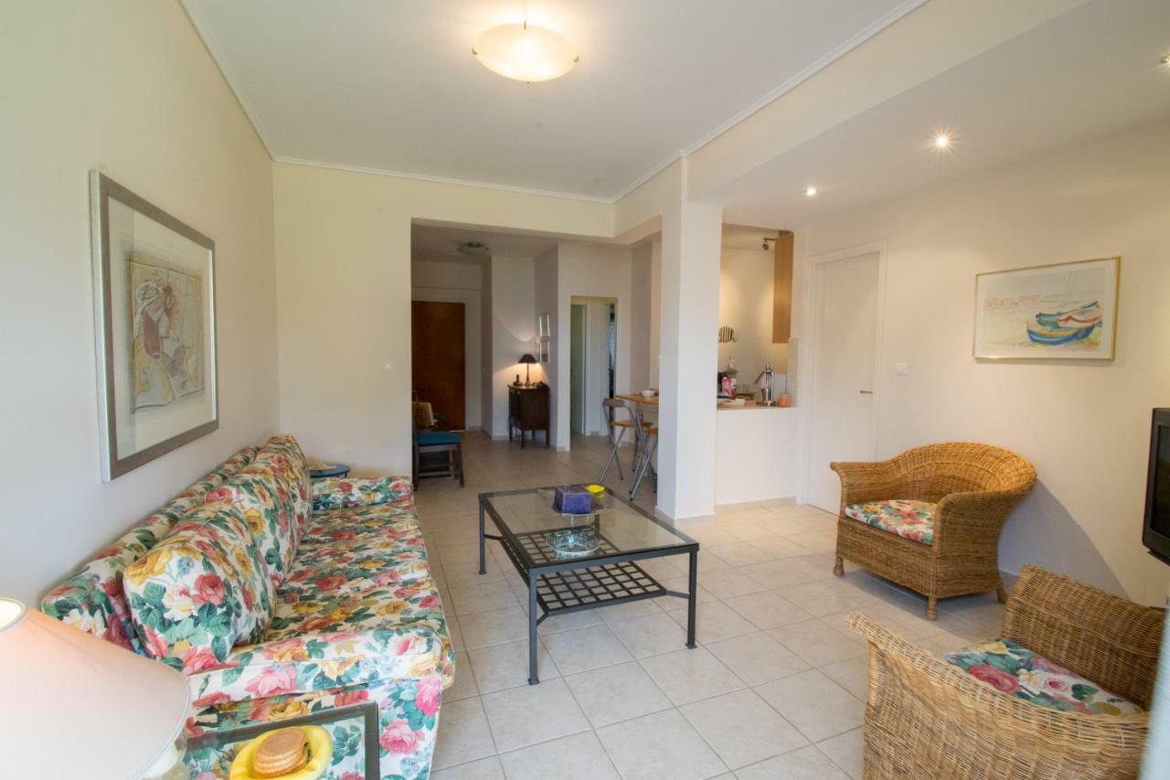 Beach House Near Athens Agia Marina  Екстер'єр фото